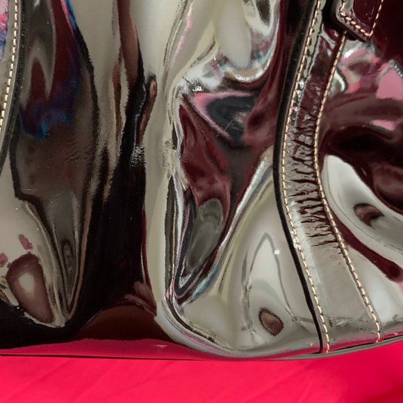 Patent leather coach tote - Picture 3 of 6